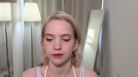 Snapshot of leo_lulu chatting on 9, 3, 2025 Ashly online show from 9, 3, 2025