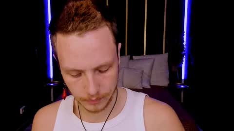 Snapshot of leo_mooree chatting on 4, 10, 2025 Leo online show from 4, 10, 2025