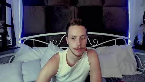 Snapshot of leo_mooree chatting on 5, 10, 2025 Leo online show from 5, 10, 2025