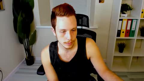 Snapshot of leo_mooree chatting on 20, 10, 2025 Leo online show from 20, 10, 2025