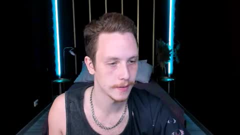 Snapshot of leo_mooree chatting on 22, 10, 2025 Leo online show from 22, 10, 2025