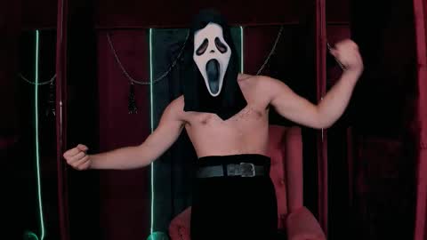 Snapshot of leo_mooree chatting on 29, 10, 2025 Leo online show from 29, 10, 2025