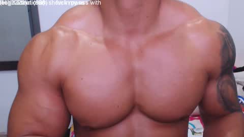 Snapshot of leo_muscleboy chatting on 11, 12, 2024 Leo online show from 11, 12, 2024