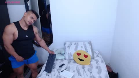Snapshot of leo_muscleboy chatting on 18, 2, 2025 Leo online show from 18, 2, 2025