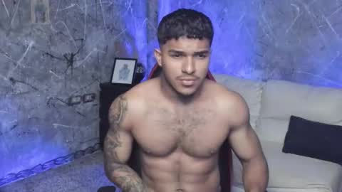 Leo independent model online show from 29, 9, 2025