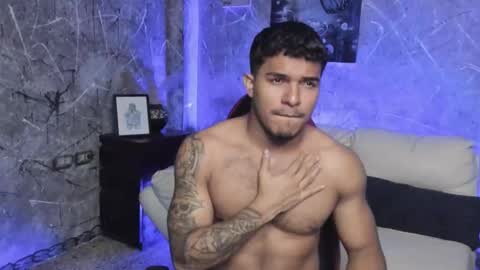 Leo independent model online show from 15, 10, 2025