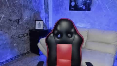 Leo independent model online show from 16, 1, 2026