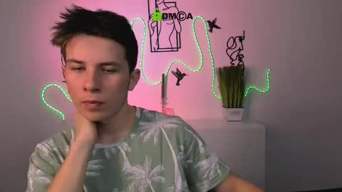 Snapshot of leo_valor chatting on 17, 12, 2025 leo_valor online show from 17, 12, 2025