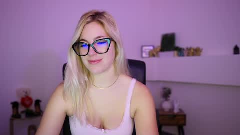 Snapshot of leokitty_ chatting on 3, 4, 2026 leokitty online show from 3, 4, 2026