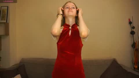 Snapshot of leolakorner chatting on 14, 2, 2026 Hello Im Roxy Im just starting my journey here so lets get acquainted online show from 14, 2, 2026