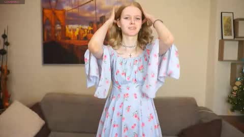 Snapshot of leolakorner chatting on 27, 2, 2026 Hello Im Roxy Im just starting my journey here so lets get acquainted online show from 27, 2, 2026