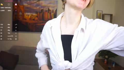 Snapshot of leolakorner chatting on 15, 3, 2026 Hello Im Roxy Im just starting my journey here so lets get acquainted online show from 15, 3, 2026