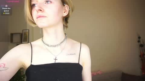 Snapshot of leolakorner chatting on 31, 3, 2026 Hello Im Roxy Im just starting my journey here so lets get acquainted online show from 31, 3, 2026