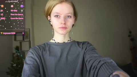 Snapshot of leolakorner chatting on 7, 4, 2026 Hello Im Roxy Im just starting my journey here so lets get acquainted online show from 7, 4, 2026