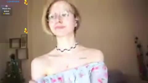 Snapshot of leolakorner chatting on 11, 4, 2026 Hello Im Roxy Im just starting my journey here so lets get acquainted online show from 11, 4, 2026