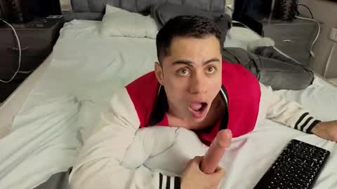 Snapshot of leomonnroe chatting on 15, 1, 2026 leomonnroe online show from 15, 1, 2026