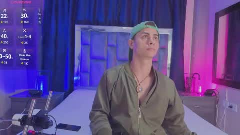 Snapshot of leomonnroe chatting on 7, 4, 2026 leomonnroe online show from 7, 4, 2026