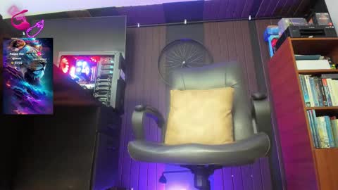 Snapshot of leon_1717 chatting on 6, 11, 2025 Leon online show from 6, 11, 2025