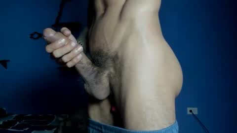 Snapshot of leon_big_cock chatting on 27, 5, 2026 leon_big_cock online show from 27, 5, 2026