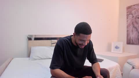 Snapshot of leonardgrant_ chatting on 5, 2, 2025 Leonard online show from 5, 2, 2025