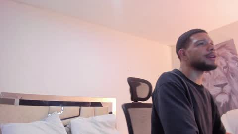 Snapshot of leonardgrant_ chatting on 5, 2, 2025 Leonard online show from 5, 2, 2025