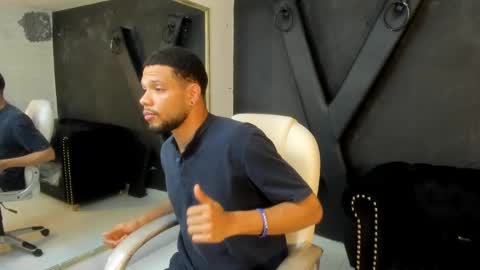 Snapshot of leonardgrant_ chatting on 6, 3, 2025 Leonard online show from 6, 3, 2025