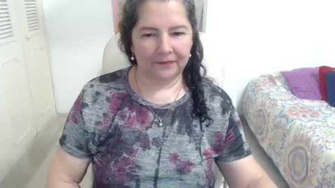 leonela   online show from 12, 5, 2026
