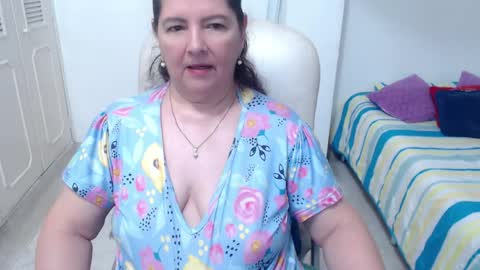 leonela   online show from 19, 5, 2026