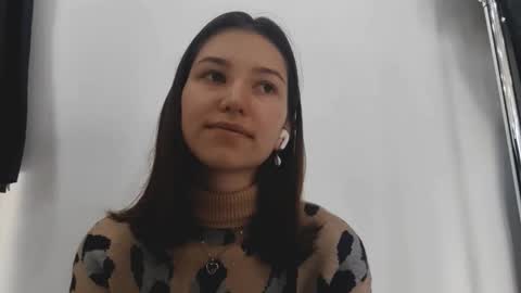 Snapshot of leoniacoaker chatting on 14, 11, 2025 Kris online show from 14, 11, 2025