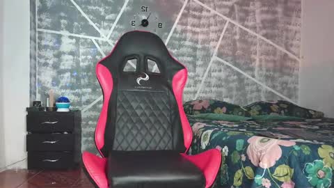 Snapshot of leonidas_k18 chatting on 17, 9, 2025 ANDRES online show from 17, 9, 2025