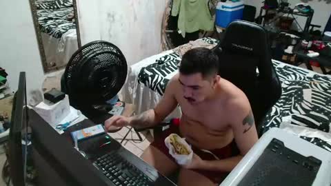 Snapshot of leonino231 chatting on 9, 5, 2026 leonino231 online show from 9, 5, 2026