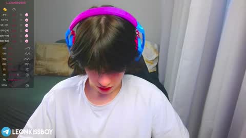 leonkissboy online show from 25, 3, 2026