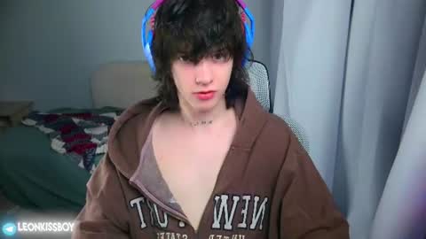 leonkissboy online show from 23, 6, 2026