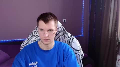 Snapshot of leonnextdoor chatting on 11, 1, 2025 Leon online show from 11, 1, 2025