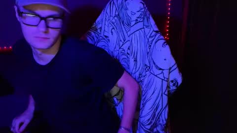 Snapshot of leonnextdoor chatting on 12, 1, 2025 Leon online show from 12, 1, 2025