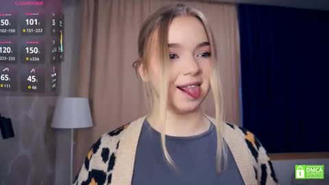 Hello everyone Im Lora Its my first day Were going to have fun together online show from 30, 10, 2025