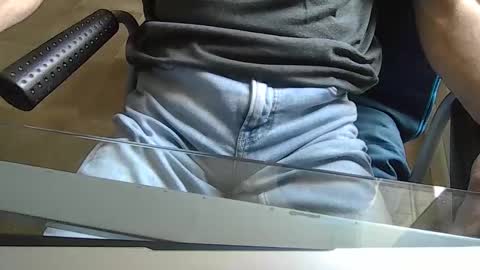 Snapshot of leoufdedingue chatting on 17, 10, 2025 CESTMOI75100 online show from 17, 10, 2025