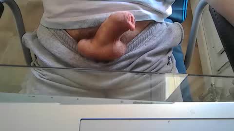 Snapshot of leoufdedingue chatting on 21, 10, 2025 CESTMOI75100 online show from 21, 10, 2025