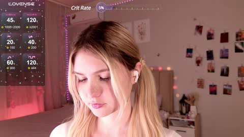 Nicole Moore online show from 4, 12, 2024