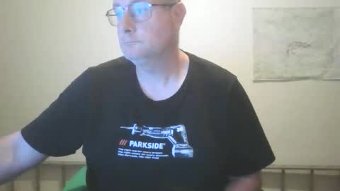 Snapshot of lerase40 chatting on 16, 11, 2025 homquisgode online show from 16, 11, 2025