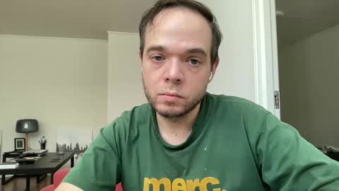 Snapshot of leroidesaulnes chatting on 4, 4, 2026 leroidesaulnes online show from 4, 4, 2026