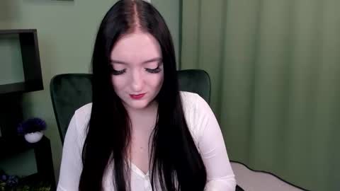 Lesley online show from 6, 10, 2025