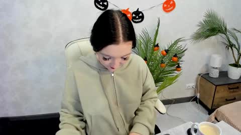 Lesley online show from 12, 10, 2025