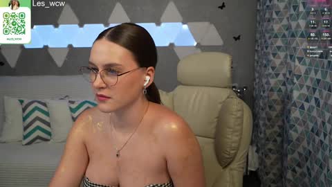 Snapshot of lesliekorfs chatting on 20, 2, 2025 LeslieKorfs online show from 20, 2, 2025