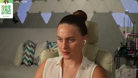 Snapshot of lesliekorfs chatting on 23, 9, 2025 LeslieKorfs online show from 23, 9, 2025