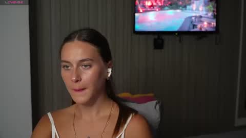 Snapshot of lesliekorfs chatting on 24, 6, 2026 LeslieKorfs online show from 24, 6, 2026