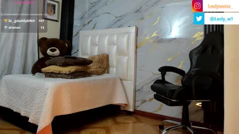 I am here from Monday to Friday from 730 am to 130 pm Colombia time and saturday from 500 am to 1000 am .... Soon Blue page online show from 5, 3, 2026