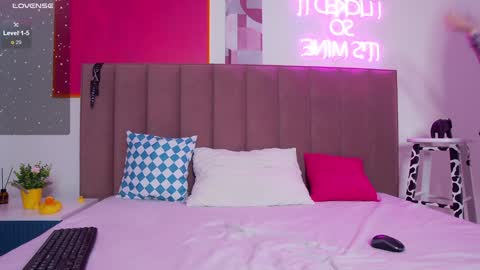 Lessy online show from 28, 1, 2025