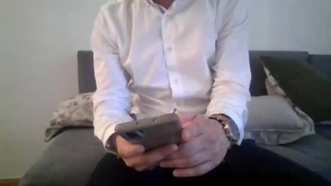 Snapshot of lestaro chatting on 14, 6, 2026 neoglo online show from 14, 6, 2026