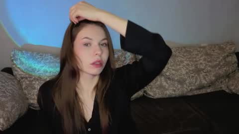 Snapshot of let_me_seee chatting on 25, 3, 2026 Fiona online show from 25, 3, 2026